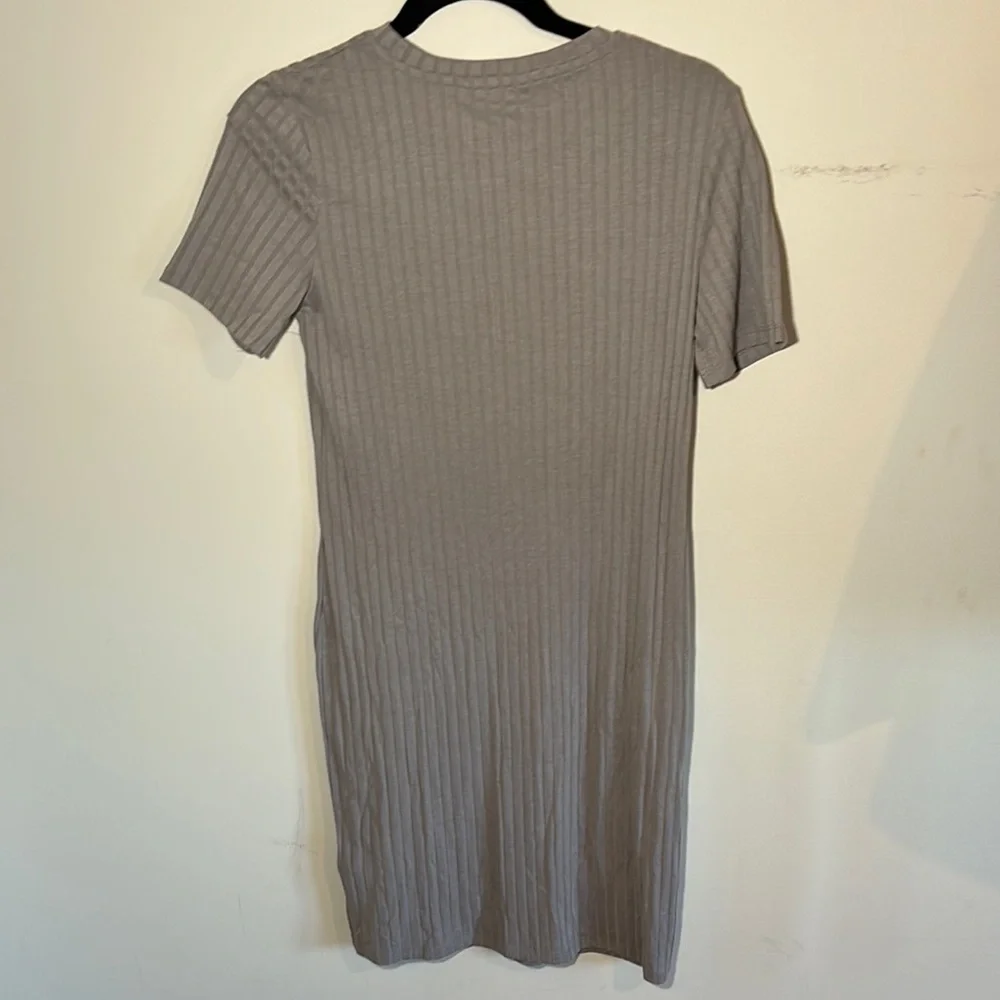 ⭐️Gray Ribbed Dress - Picture 2 of 7